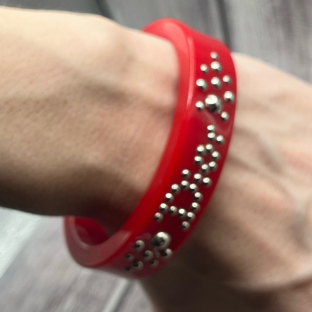 DIOR VTG 90s Lucite Studded Logo Cuff Bracelet Red Resin RARE Vintage Galliano - Picture 3 of 12